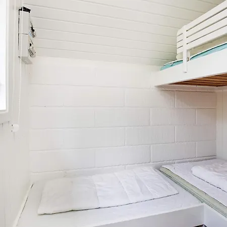 4 Person In Sjaellands Odde-by Traum Feriehus Tjørneholm